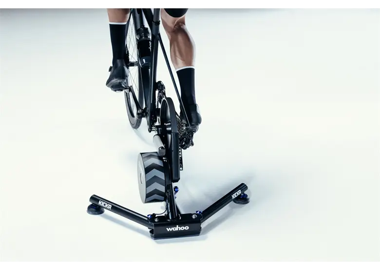 Trenażer smart WAHOO KICKR Smart Power Trainer V6 - obrazek 7